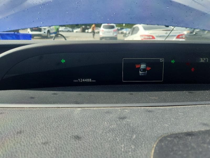 2017 TOYOTA PRIUS TWO 9