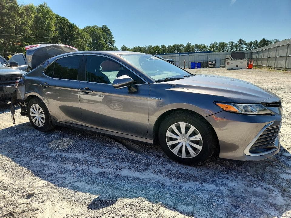 2021 TOYOTA CAMRY LE 4