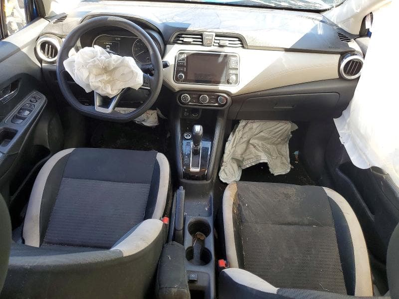 2020 NISSAN VERSA SV 8