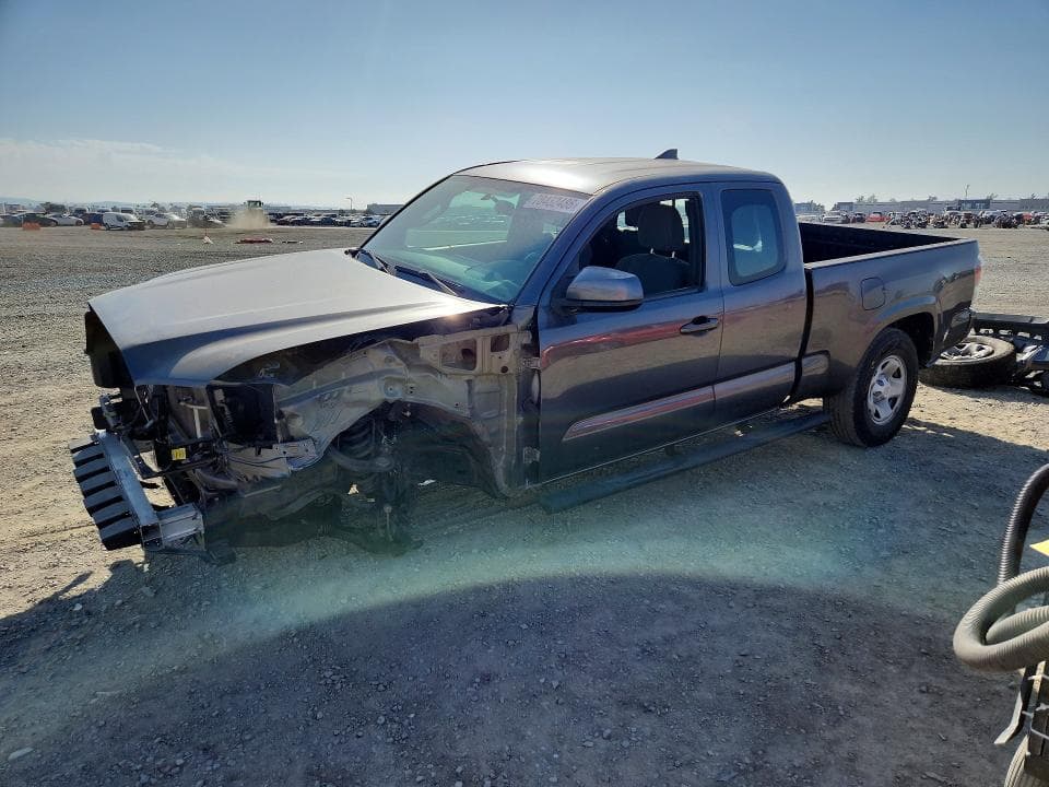 2017 TOYOTA TACOMA SR