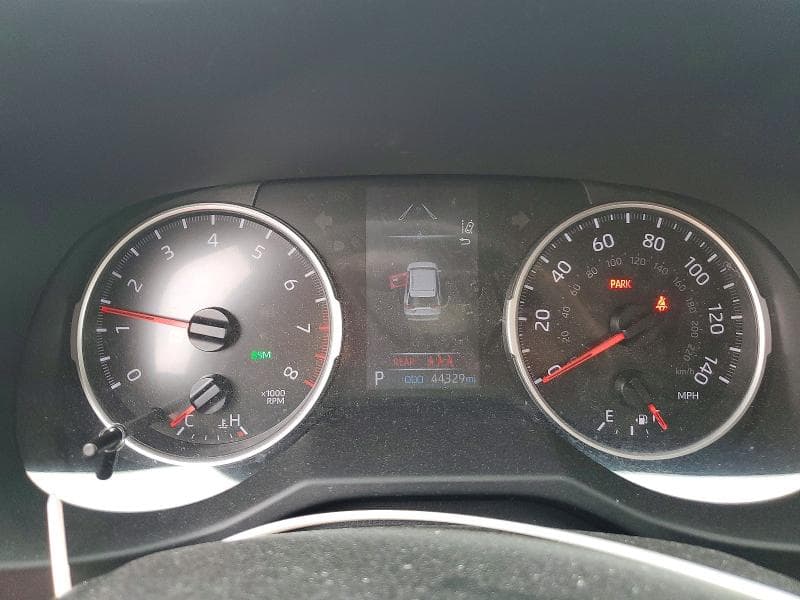2021 TOYOTA RAV4 LE 9