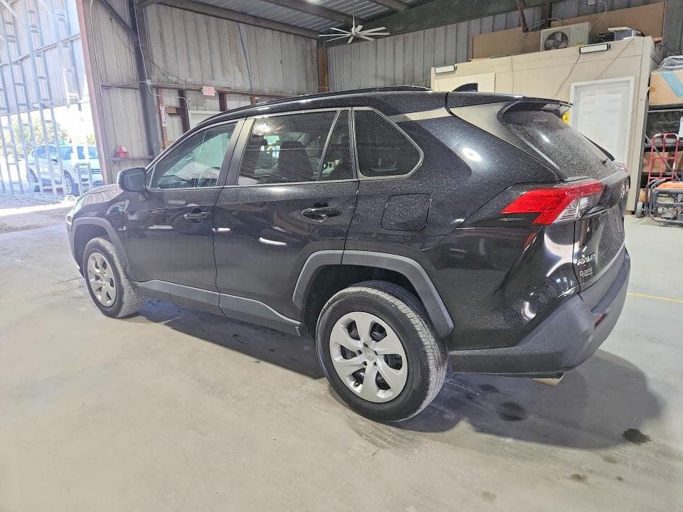 2020 TOYOTA RAV4 LE 2
