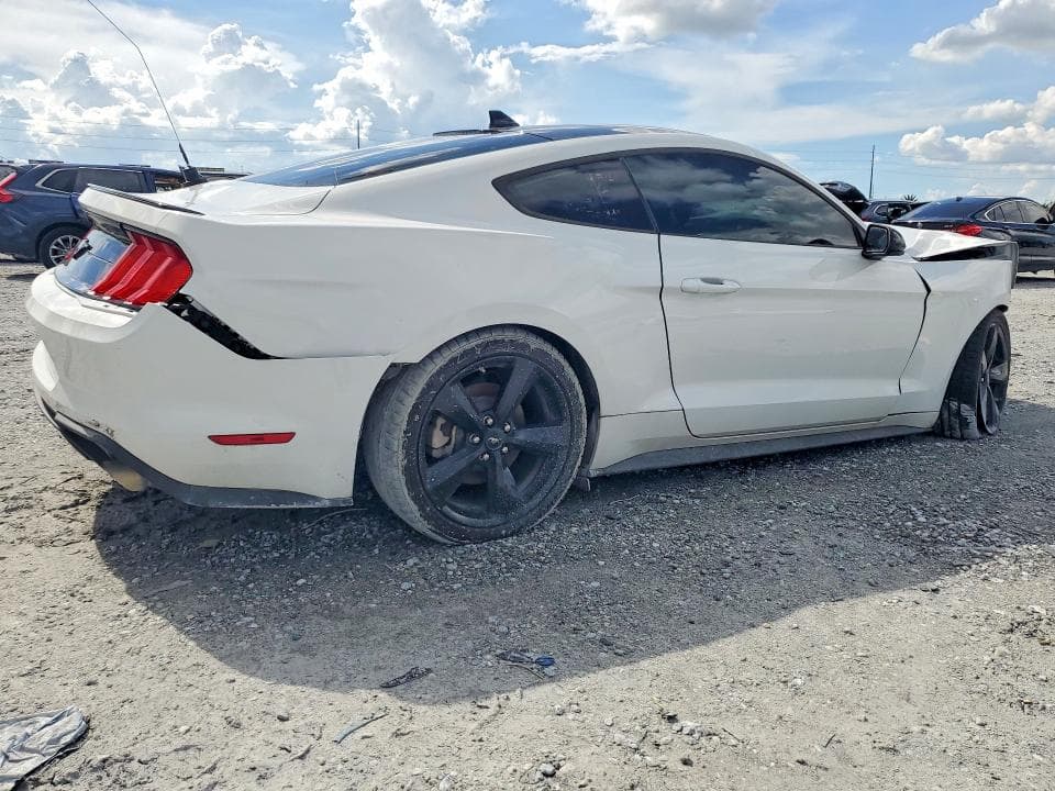 2021 FORD MUSTANG 3