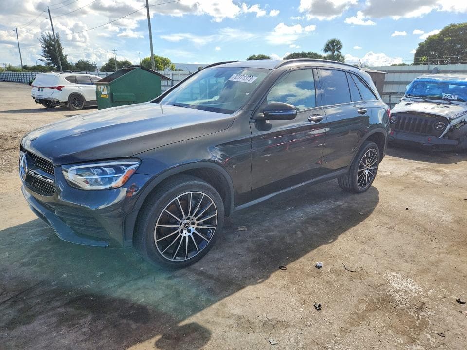 2021 MERCEDES-BENZ GLC 300