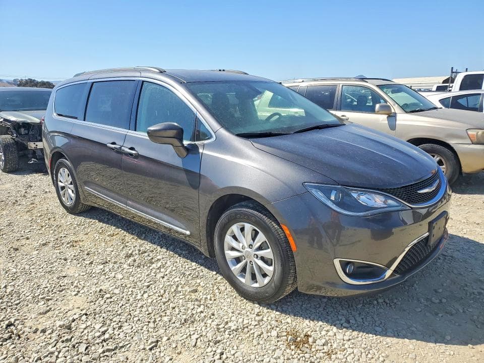 2017 CHRYSLER PACIFICA TOURING L 4