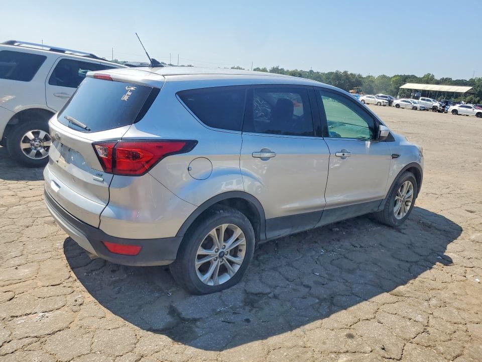 2019 FORD ESCAPE SE 3