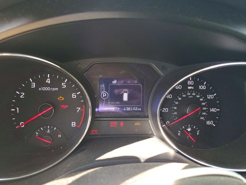 2017 KIA SEDONA LX 9