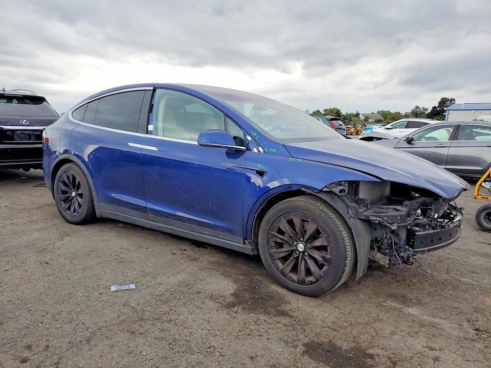 2019 TESLA MODEL X 4