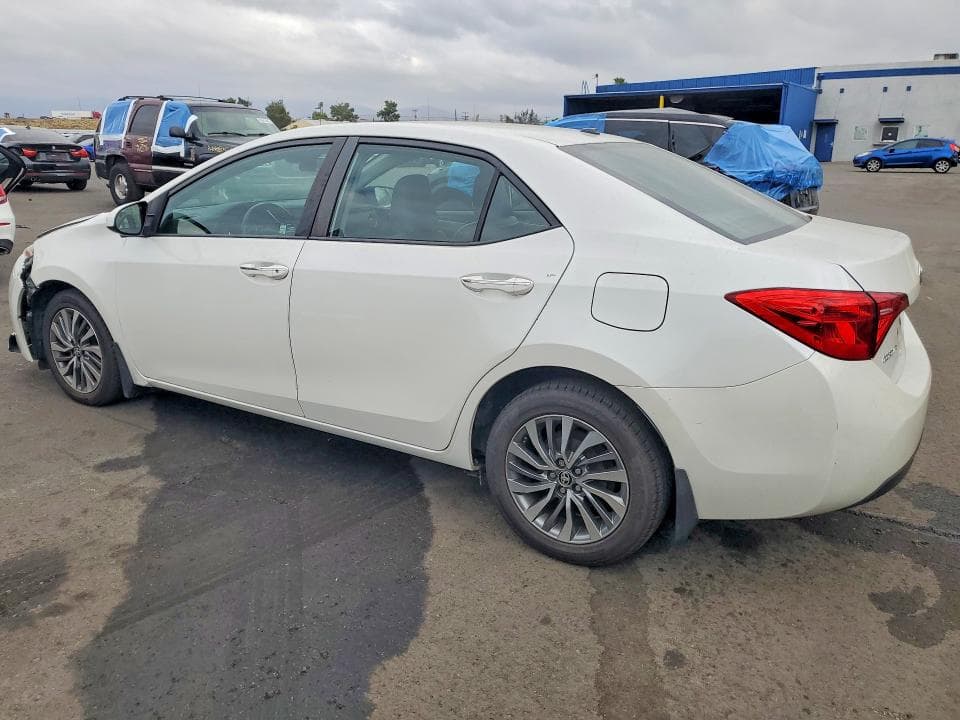 2018 TOYOTA COROLLA XLE 2
