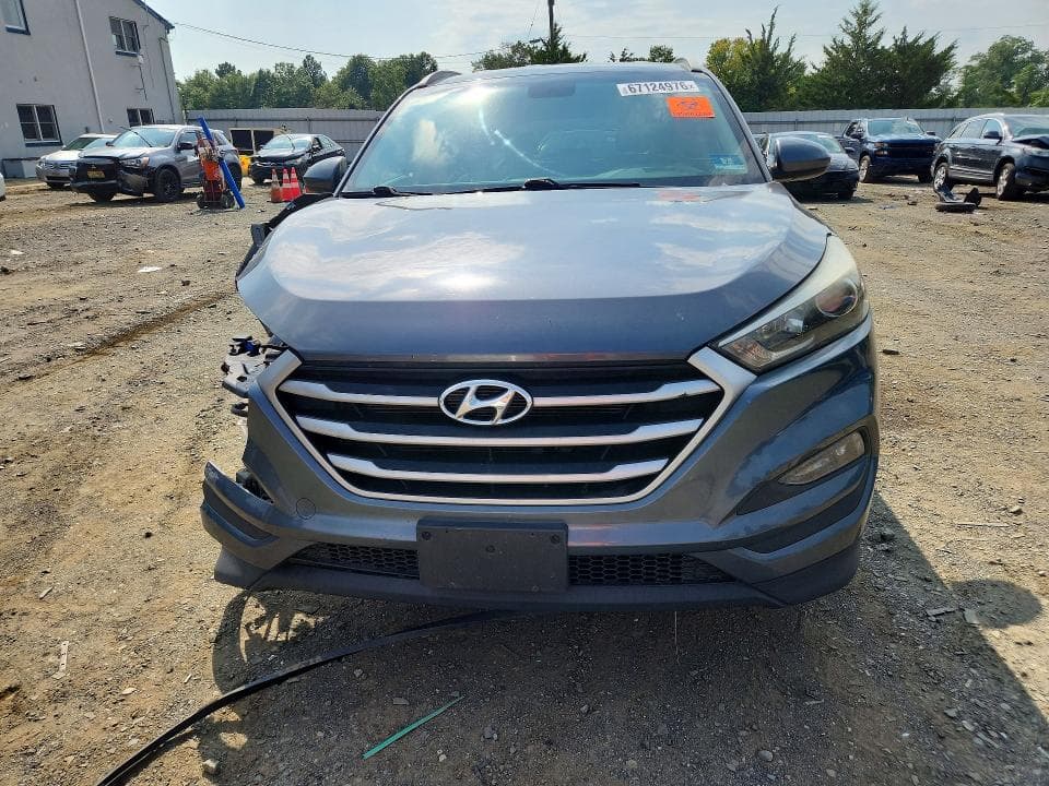 2017 HYUNDAI TUCSON SE 5