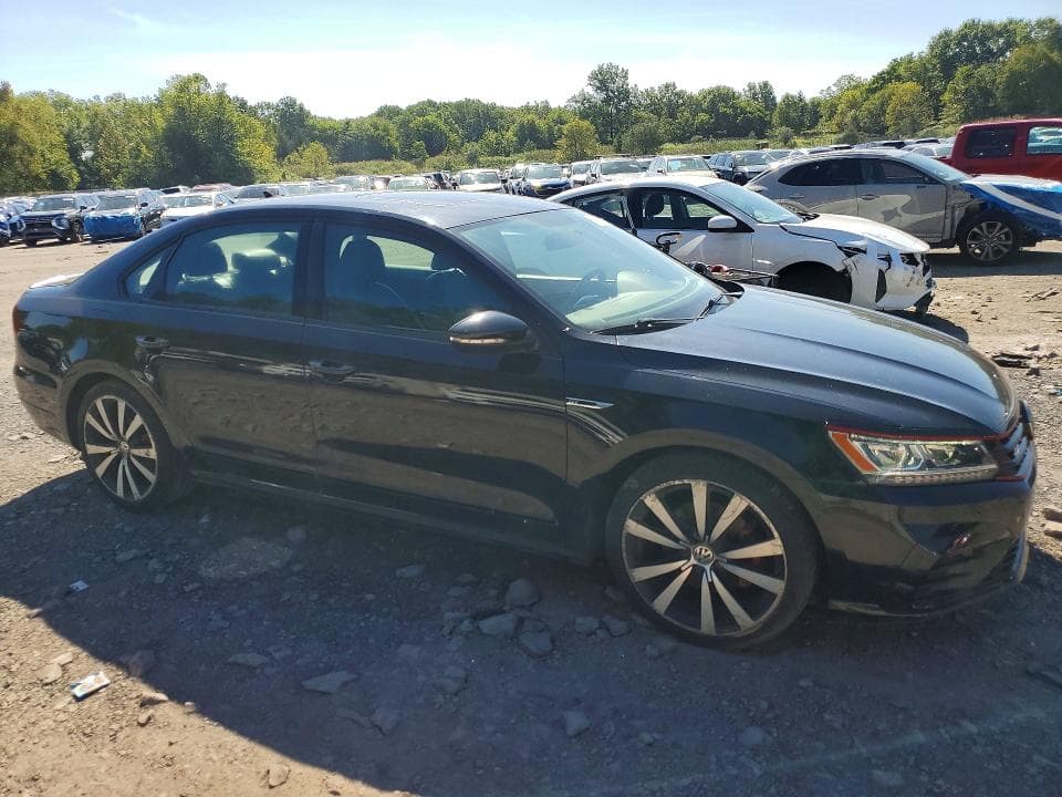 2018 VOLKSWAGEN PASSAT GT 4
