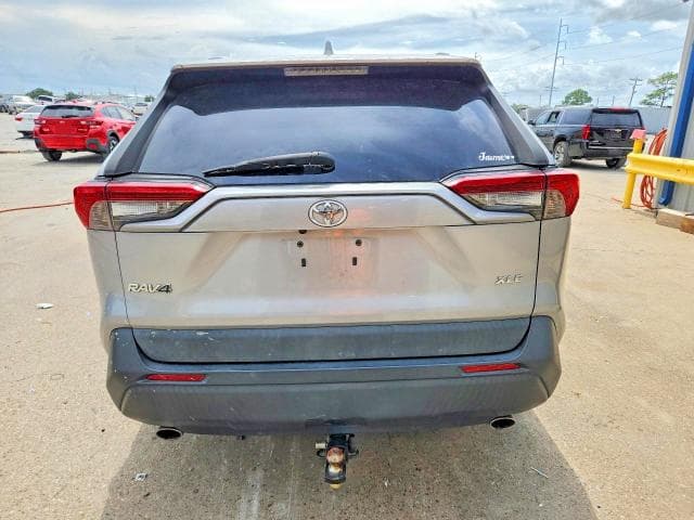 2019 TOYOTA RAV4 XLE 6