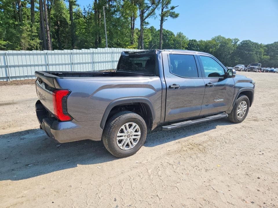 2022 TOYOTA TUNDRA SR5 3