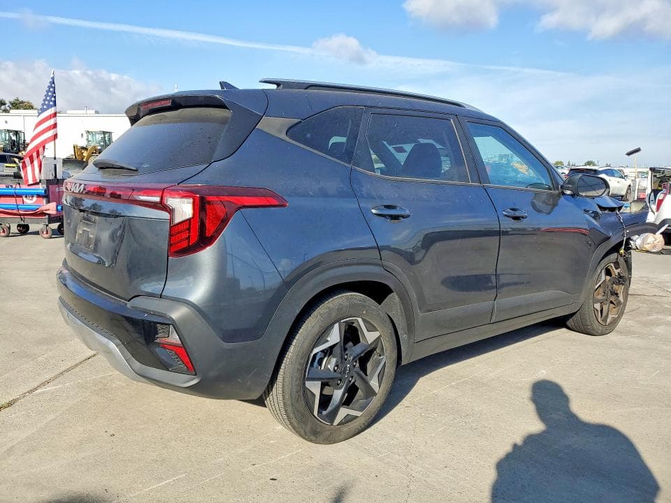 2025 KIA SELTOS S 3