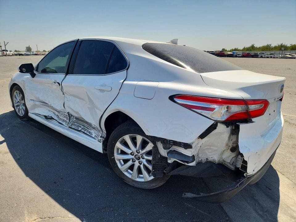 2019 TOYOTA CAMRY LE 2