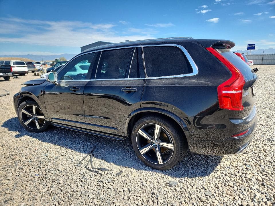 2017 VOLVO XC90 T6 2
