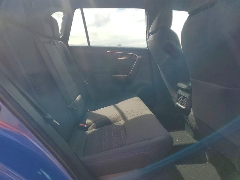 2024 TOYOTA RAV4 SE 11