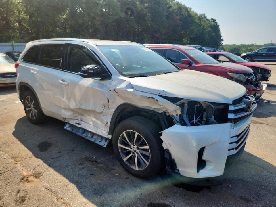 2018 TOYOTA HIGHLANDER XLE 4