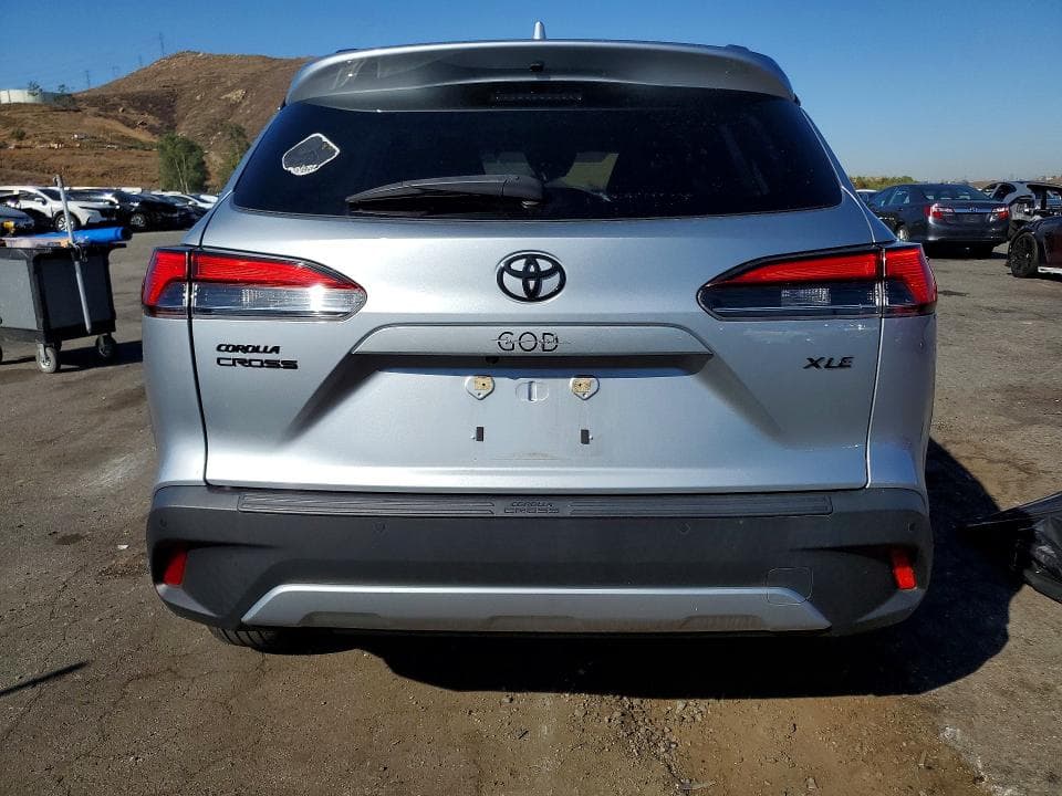 2023 TOYOTA COROLLA CROSS XLE 6