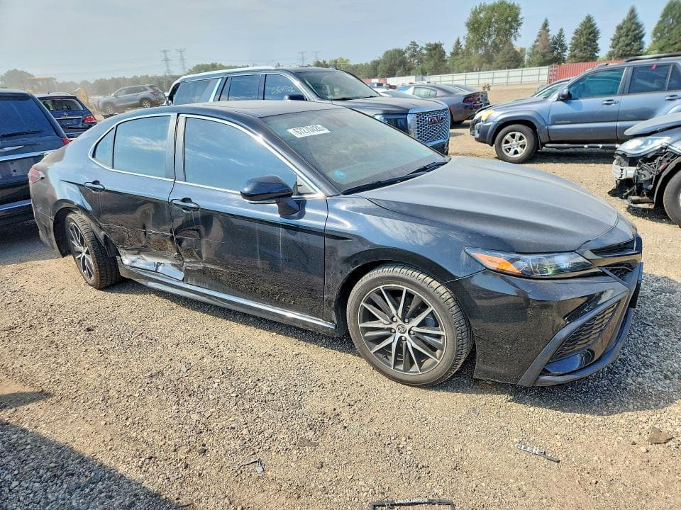 2021 TOYOTA CAMRY SE 4