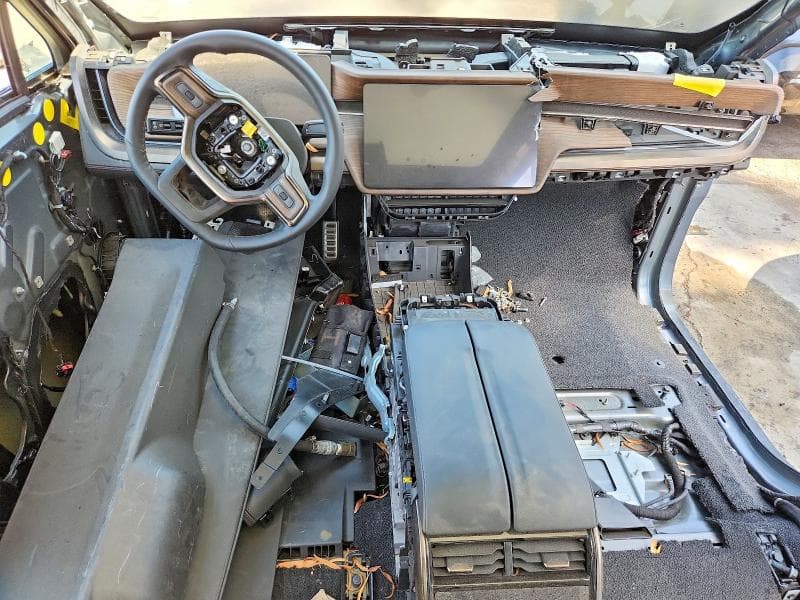 2025 RIVIAN R1S PREMIUM 8