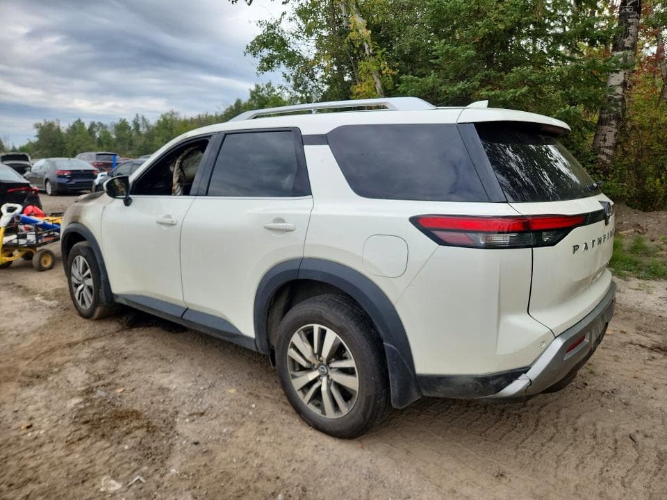 2023 NISSAN PATHFINDER SL 2