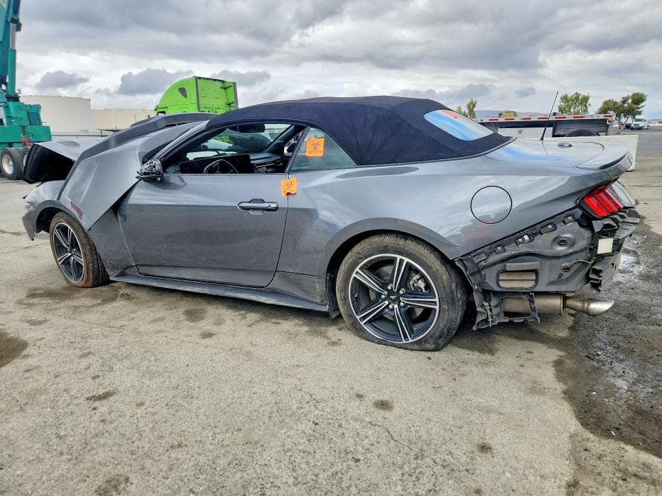 2024 FORD MUSTANG 2