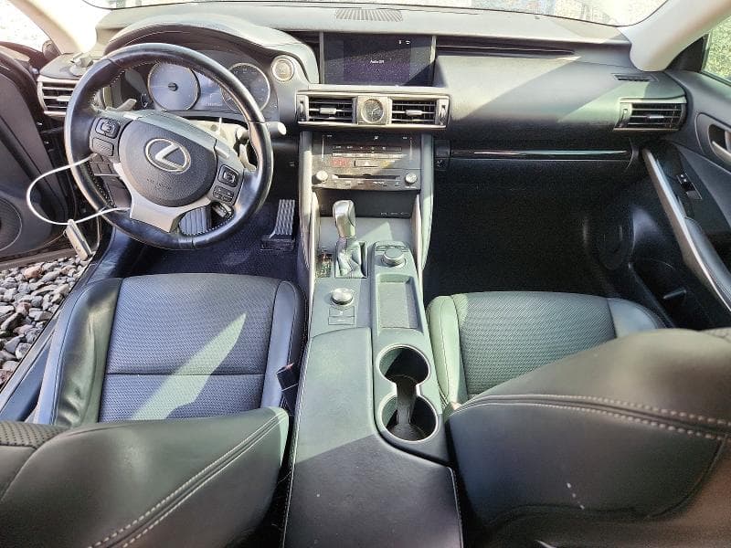 2017 LEXUS IS 200T 8