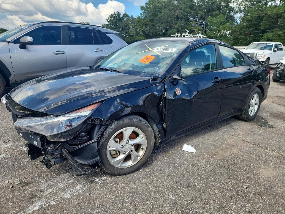 2023 HYUNDAI ELANTRA SE