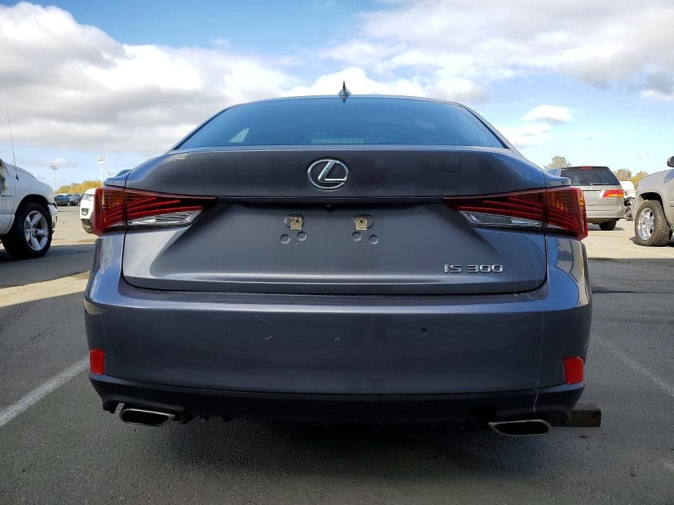 2018 LEXUS IS 300 6