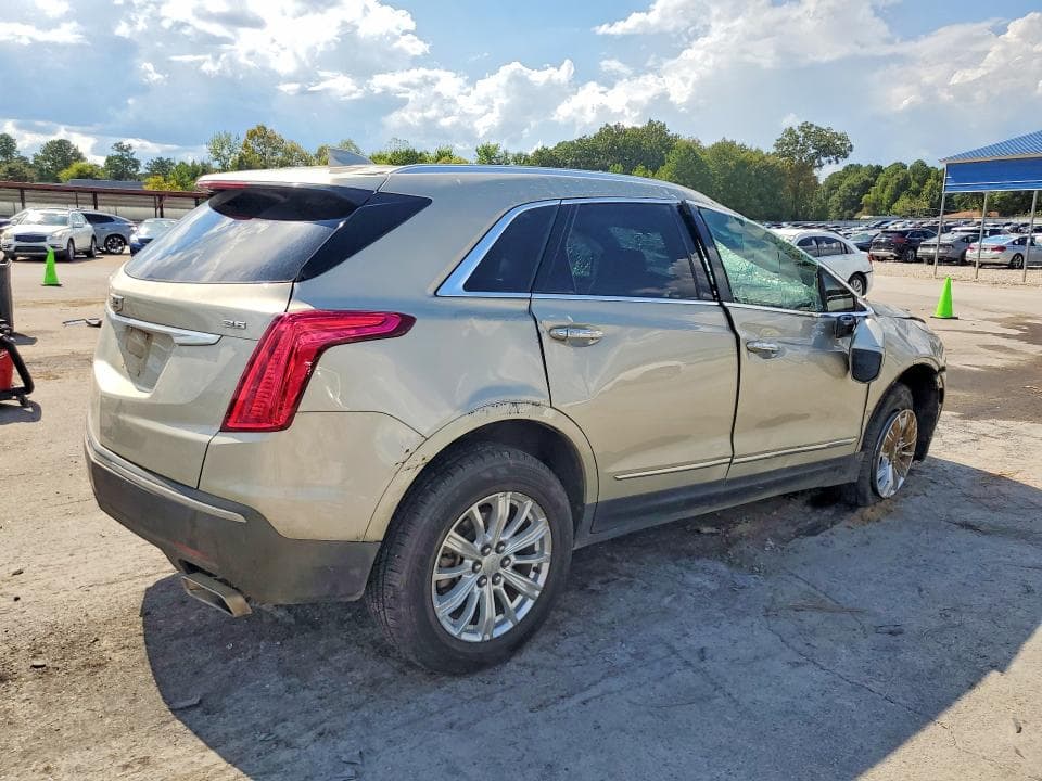 2017 CADILLAC XT5 3
