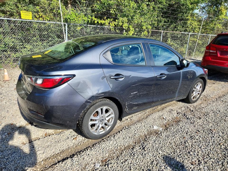 2017 TOYOTA YARIS IA BASE 3
