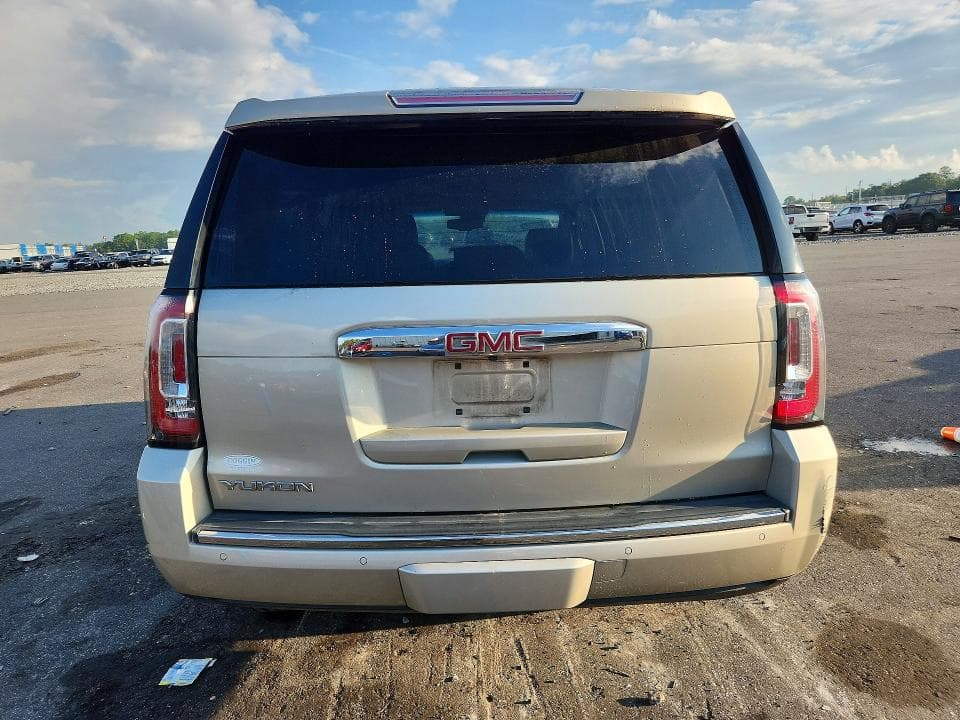 2017 GMC YUKON DENALI 6