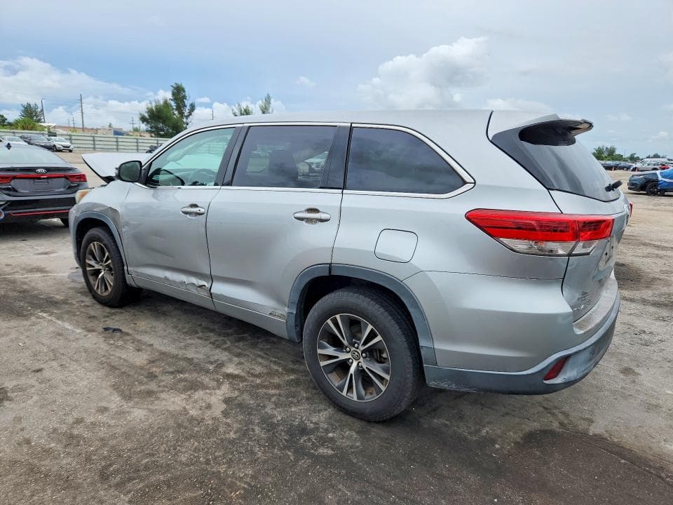 2017 TOYOTA HIGHLANDER LE 2