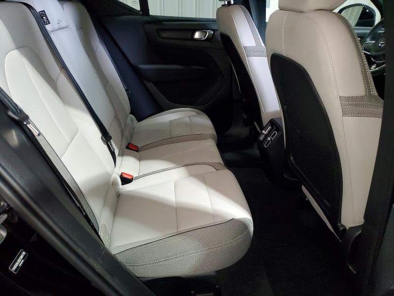2025 VOLVO EX40 CORE 11