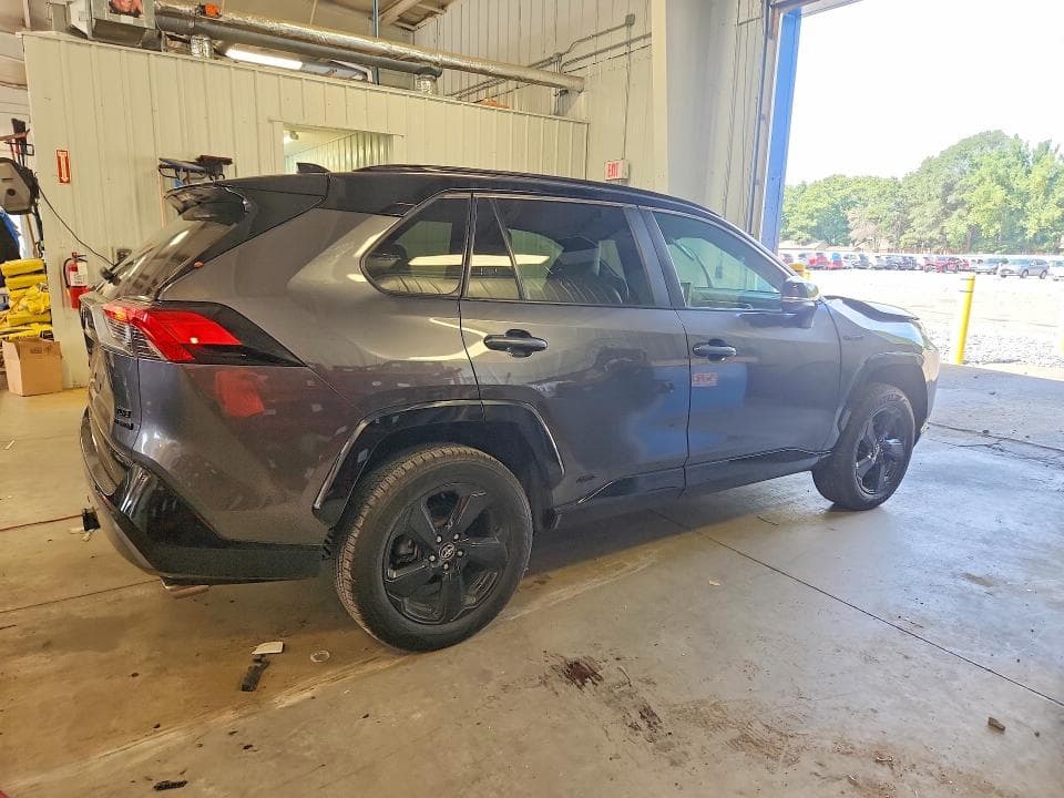 2021 TOYOTA RAV4 XSE 3