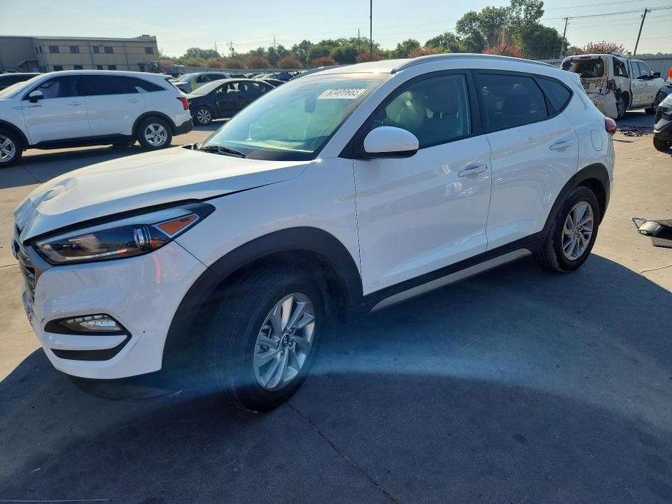 2017 HYUNDAI TUCSON SE