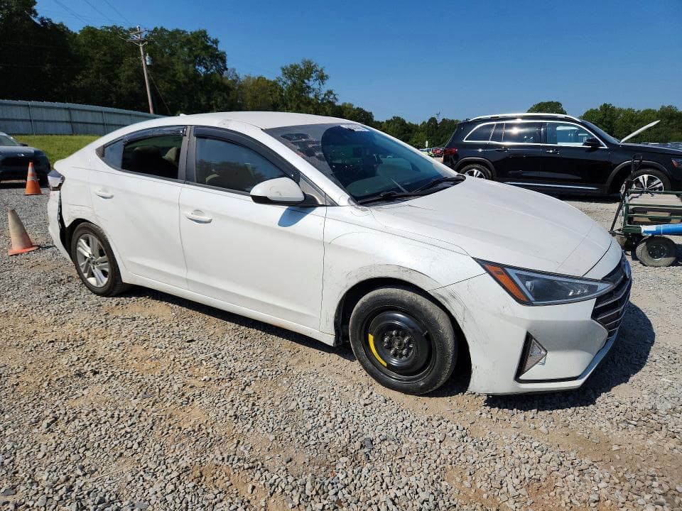 2019 HYUNDAI ELANTRA SEL 4