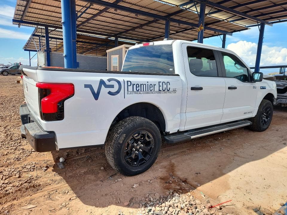 2025 FORD F150 LIGHTNING PRO 3