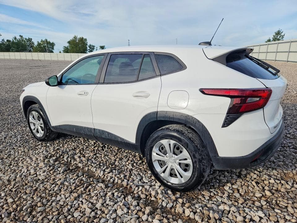 2024 CHEVROLET TRAX LS 2