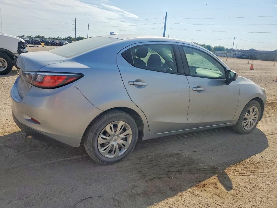 2019 TOYOTA YARIS L 3