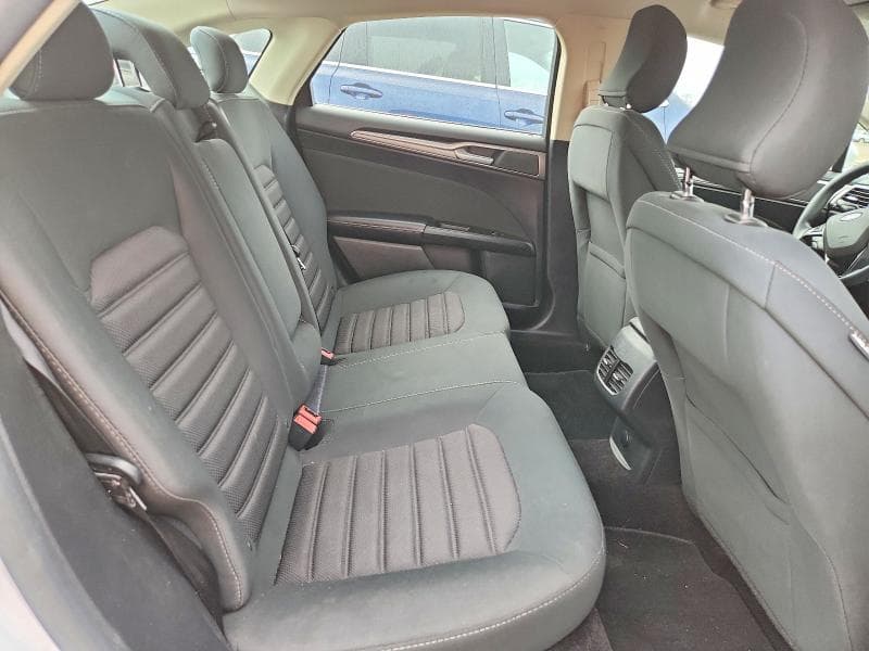 2017 FORD FUSION SE 10