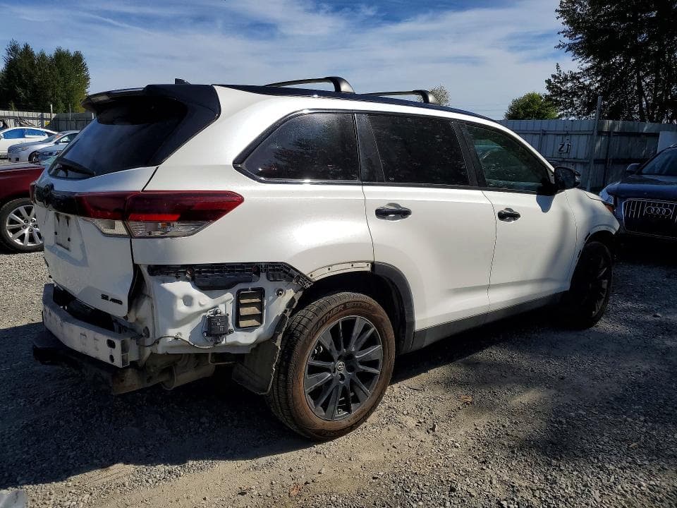 2019 TOYOTA HIGHLANDER SE 3