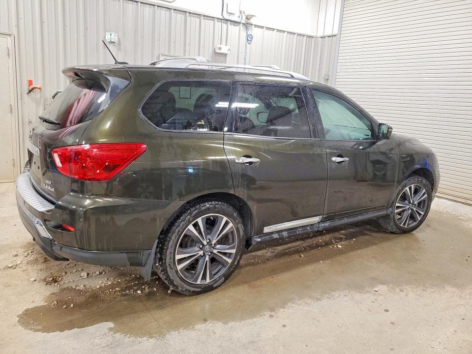 2017 NISSAN PATHFINDER PLATINUM 3