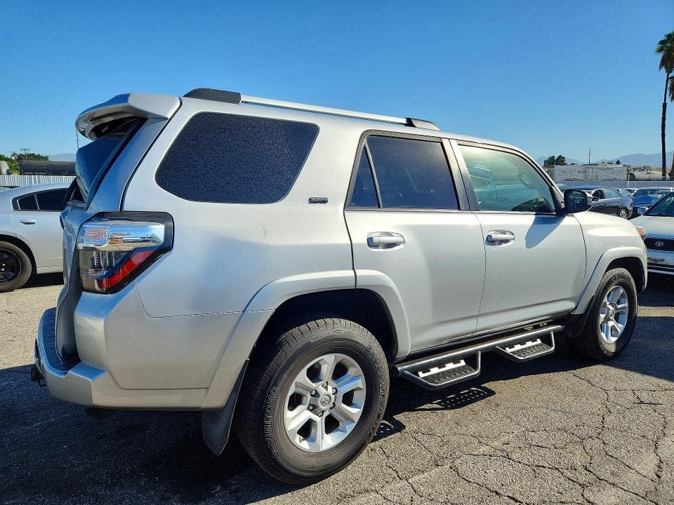 2019 TOYOTA 4RUNNER SR5 3