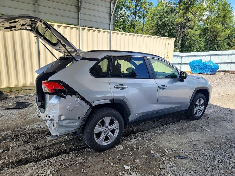 2025 TOYOTA RAV4 LE 3