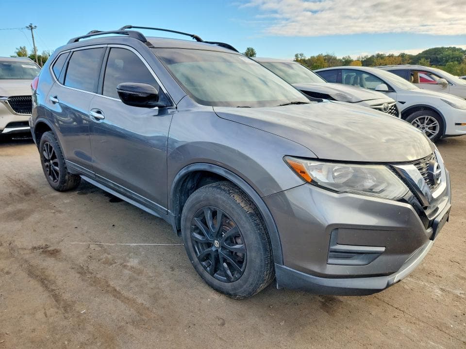 2017 NISSAN ROGUE SV 4