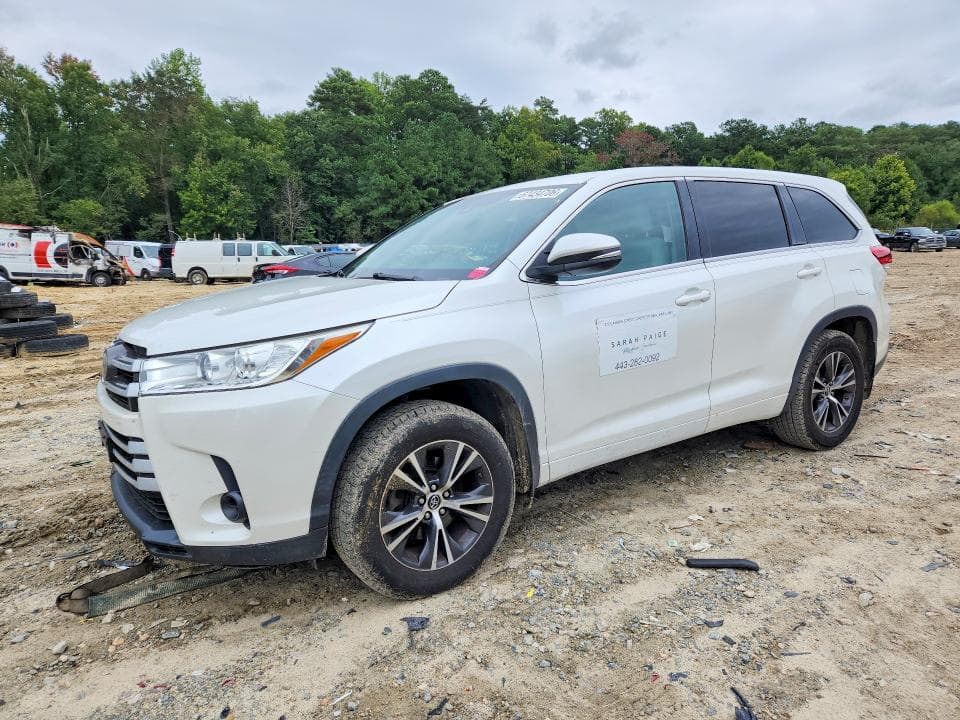 2017 TOYOTA HIGHLANDER LE - 1