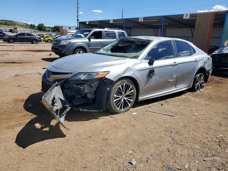 2020 TOYOTA CAMRY SE