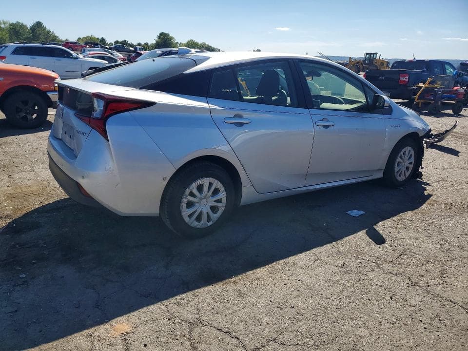 2021 TOYOTA PRIUS LE 3